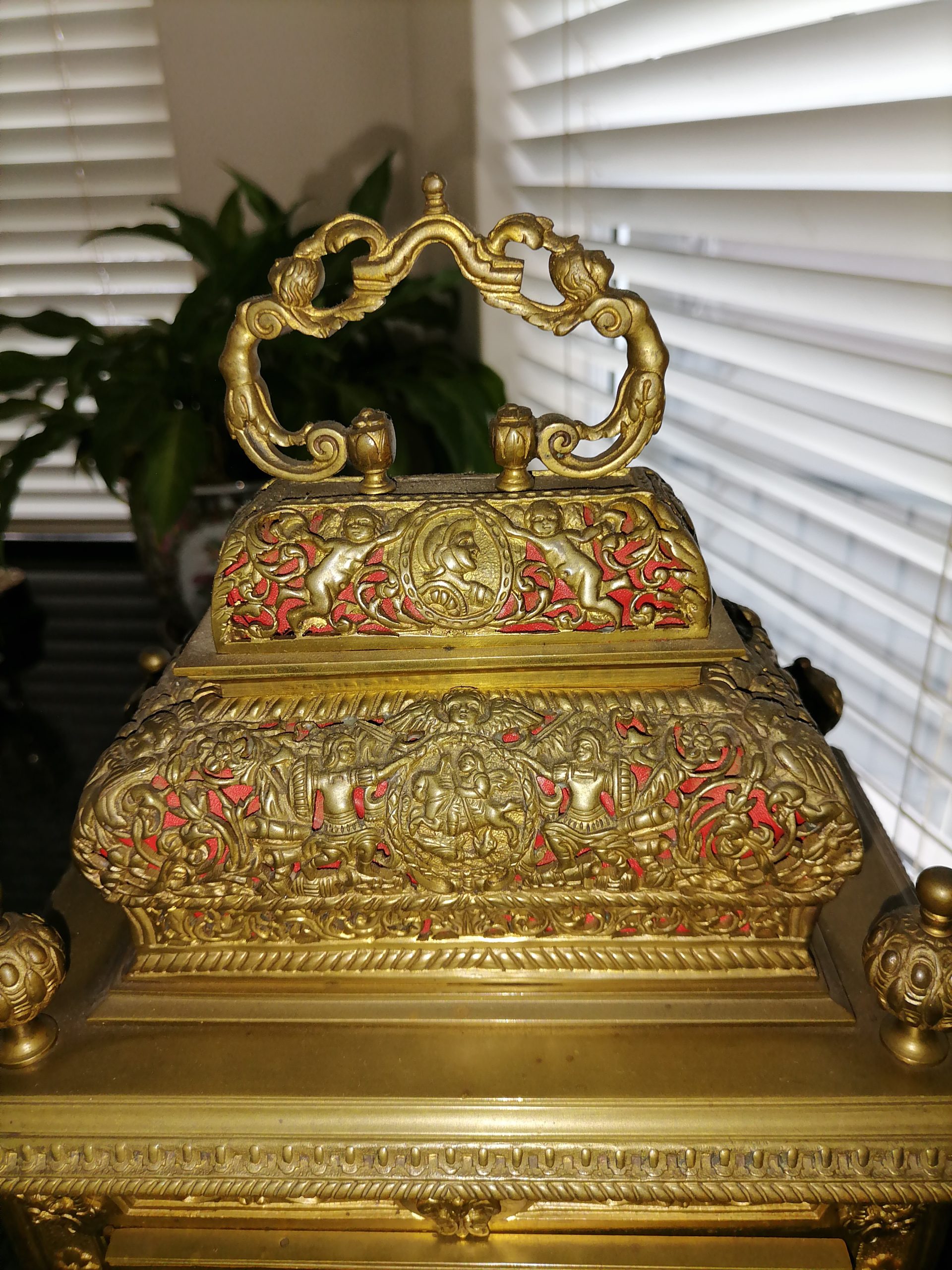 FH08 - French ormolu mantle clock - Image 7